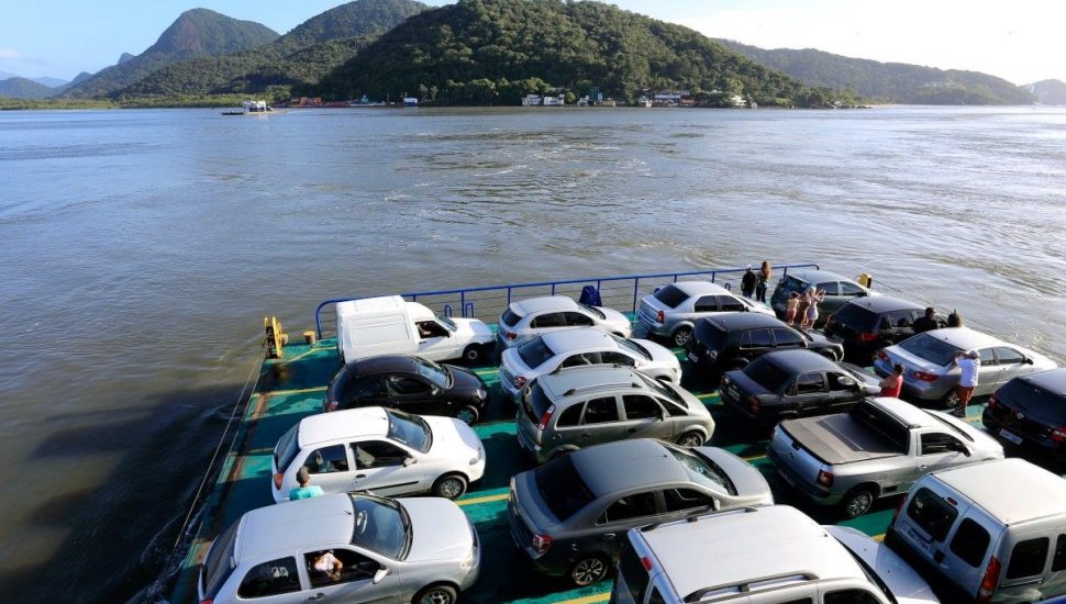 Com balsa em manutenção, novos ferryboats passam a operar em Guaratuba
