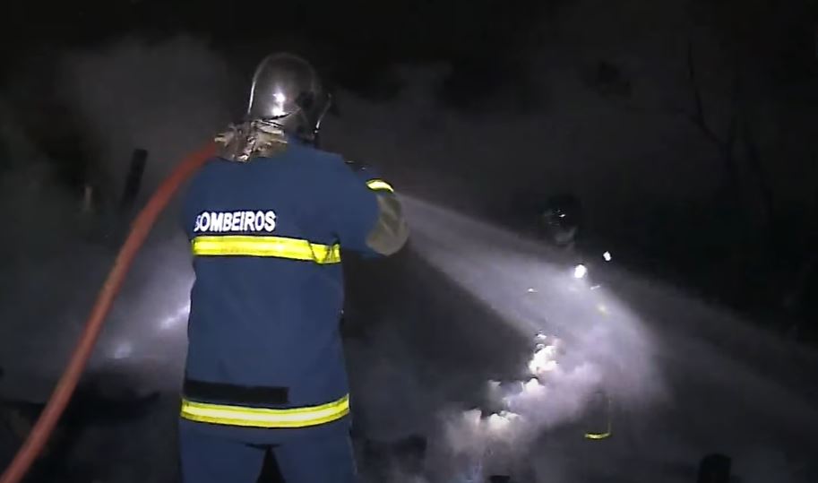 Risco aos motoristas: Incêndios às margens do Contorno Sul mobilizam bombeiros em Curitiba