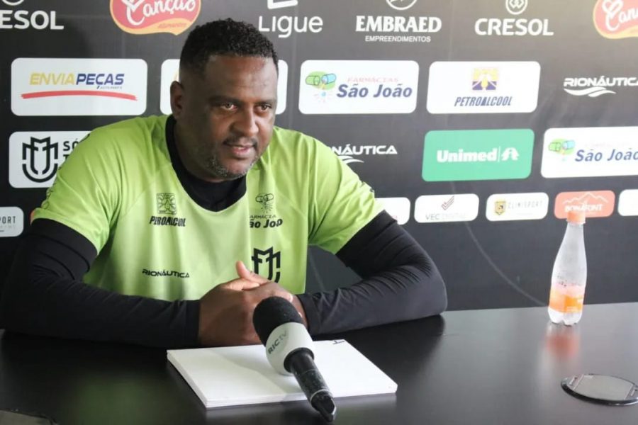 Maringá FC confirma treinador Jorge Castilho e atacante Alemão para 2023