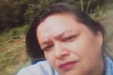 Mulher desaparecida bloqueou família e amigos no WhatsApp; mãe segue à procura