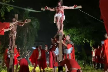 Após 2 anos, espetáculo “A Paixão de Cristo” volta e deve reunir cerca de 25 mil pessoas em Londrina
