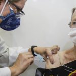 Novos públicos recebem 3ª dose de reforço de vacina contra a Covid-19 nesta segunda (4)