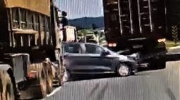 Vídeo: Motorista sobrevive a acidente impressionante na BR-116, na Grande Curitiba