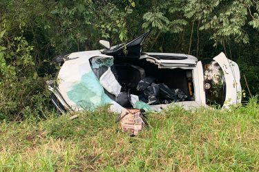 Grave acidente deixa dois motoristas mortos na PR-423, em Araucária