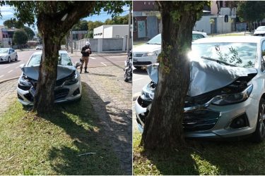 Motorista bate carro contra árvore no bairro Rebouças, em Curitiba, e fica ferida