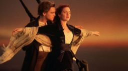 Casal tenta recriar cena do filme Titanic, mas ação termina em tragédia