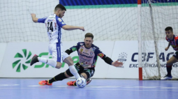 Com show de Deivão, Cascavel vence o Pato Futsal e chega a quatro vitórias em seis jogos