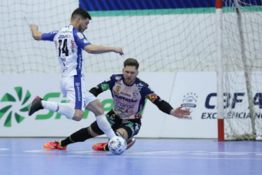Com show de Deivão, Cascavel vence o Pato Futsal e chega a quatro vitórias em seis jogos