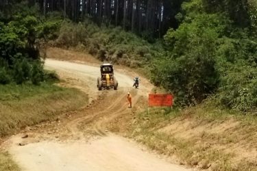 Três empresas disputam contrato para conservação da rodovia de Guaraqueçaba