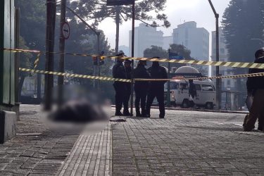 Morador em situação de rua é encontrado morto em manhã gelada de Curitiba