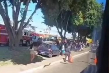 Motorista embriagado e sem CNH atropela cinco crianças e tenta fugir