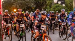 Rota das Catedrais: Ciclistas percorrem 120 km de Londrina a Maringá