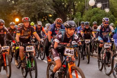 Rota das Catedrais: Ciclistas percorrem 120 km de Londrina a Maringá