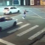 Mulher atropelada no Centro de Curitiba diz que motorista agiu de propósito