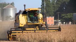 Registro para tratores e máquinas agrícolas passa a valer em outubro