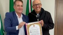 Valdir Bicudo recebe prêmio na Câmara de Curitiba