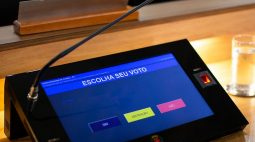 CMC convoca para agosto nova sessão para votar cassação de Renato Freitas