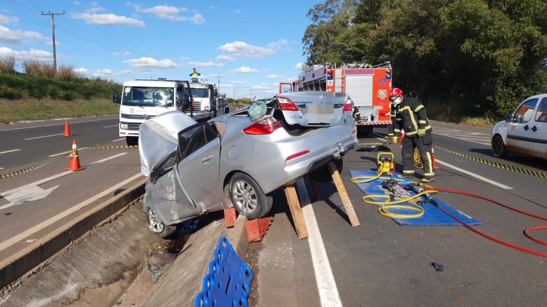 Motorista morre após capotar carro na BR-376, no noroeste do Paraná