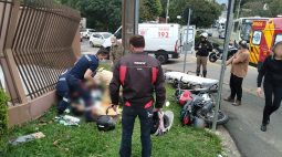 Motociclista sofre fratura após acidente com caminhão no Pilarzinho, em Curitiba