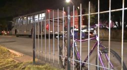 Ciclista morre atropelado em canaleta exclusiva para ônibus, em Curitiba