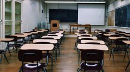 Secretaria de Educação nega ato sexual entre alunos dentro de sala de aula em Curitiba
