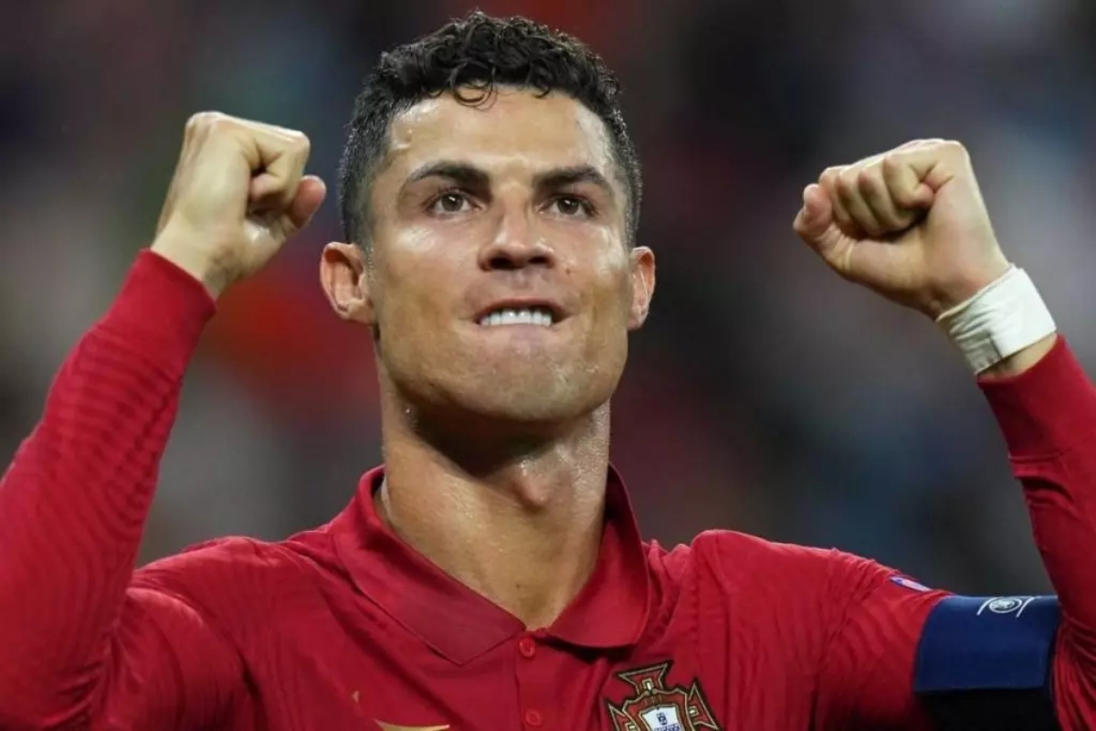 Cristiano Ronaldo é 'cereja do bolo' para limpar imagem de política saudita  - RIC Mais