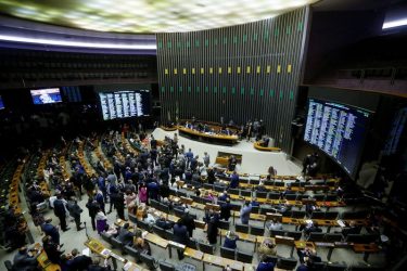 Câmara aprova legalização de jogos de azar no Brasil; veja como votaram os deputados paranaenses