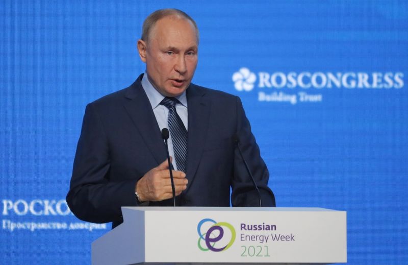 Putin diz que Opep+ aumenta produção de petróleo um pouco mais do que o combinado