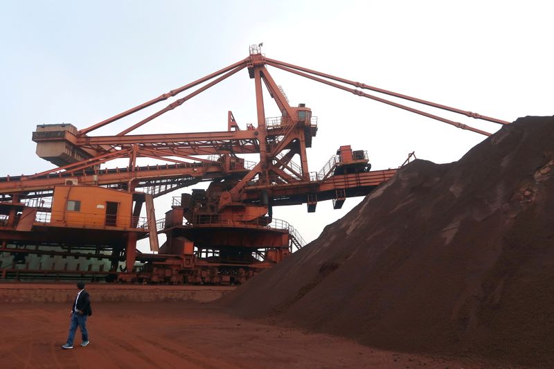 Importação de minério pela China em novembro atinge máxima de 16 meses
