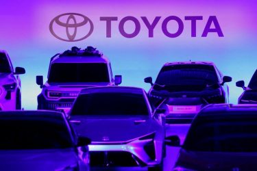 Toyota promete US$70 bi para carros elétricos, mas hesita sobre futuro movido à bateria