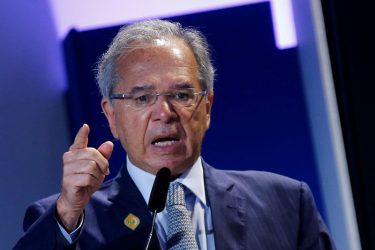 Guedes diz ter assinado medida para fechar representação do FMI no Brasil