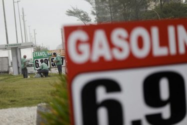 6 donos de postos são presos por aumento no preço dos combustíveis no Paraná