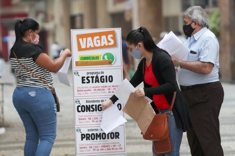Desemprego no Brasil vai abaixo de 10% pela 1ª vez desde início de 2016