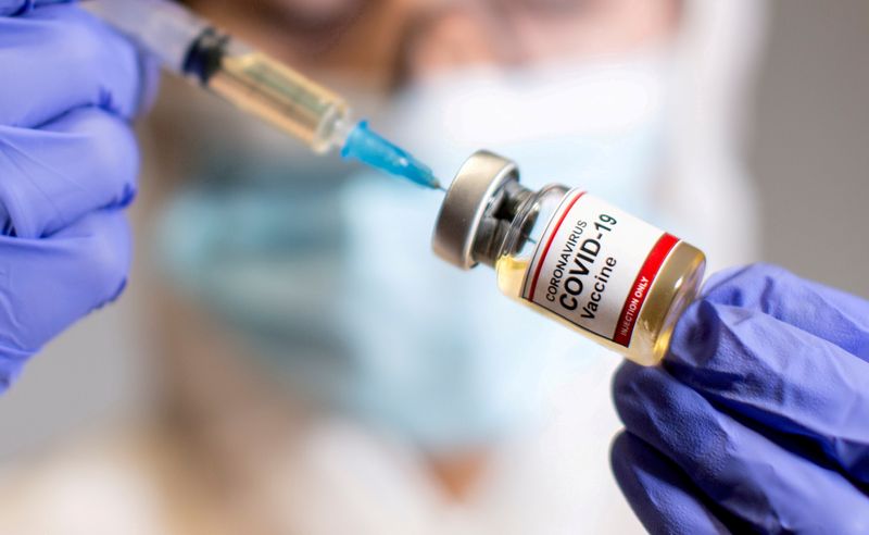 Vacinas de Oxford e CoronaVac podem estar disponíveis em meados de fevereiro, diz Pazuello