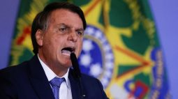 Bolsonaro acusa governadores de “extorsão” e cobra redução de tributos sobre combustíveis