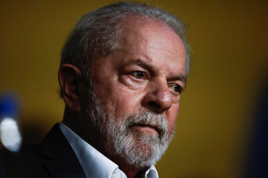 Lula amplia vantagem numérica sobre Bolsonaro no 1º turno, diz PoderData