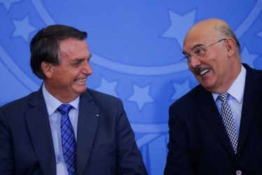 STF determina abertura de inquérito contra ministro e Bolsonaro rebate: “Boto minha cara no fogo pelo Milton”