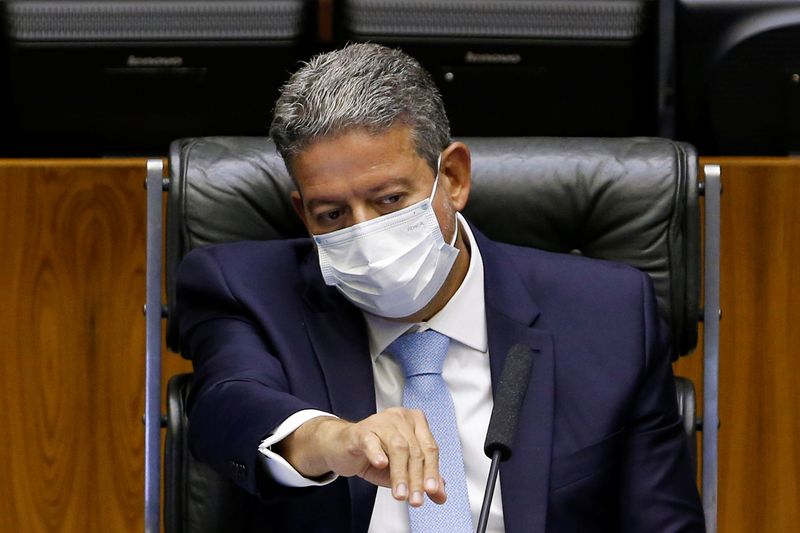 ‘Risco sempre tem’, diz Lira sobre chance de aumento do Auxílio Brasil em MP