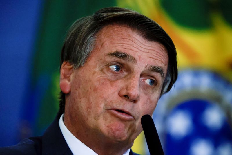 Bolsonaro reconhece responsabilidade por inflação, mas diz que acontece no mundo todo