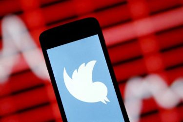 Twitter expande recurso que permite aos usuários sinalizar tuítes enganosos