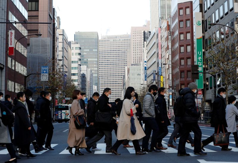 Regiões do Japão pedem fim de estado de emergência diante de recuo de casos de Covid