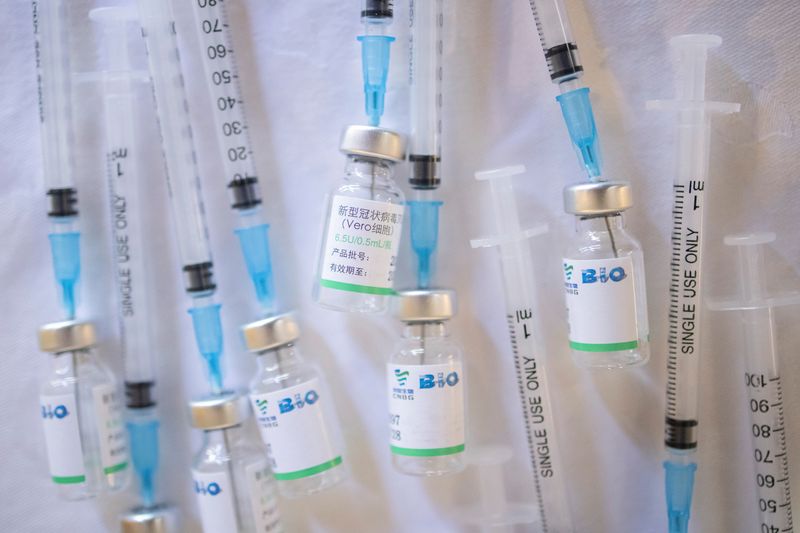 OMS dá aprovação de emergência a 1ª vacina da China contra Covid-19