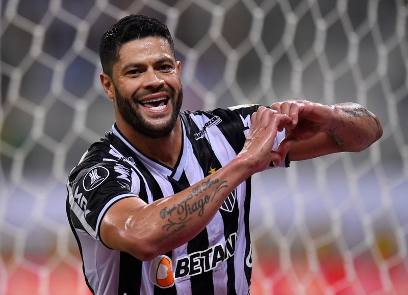 Hulk desembarca em Belo Horizonte e pode reforçar o Atlético-MG na Copa do Brasil