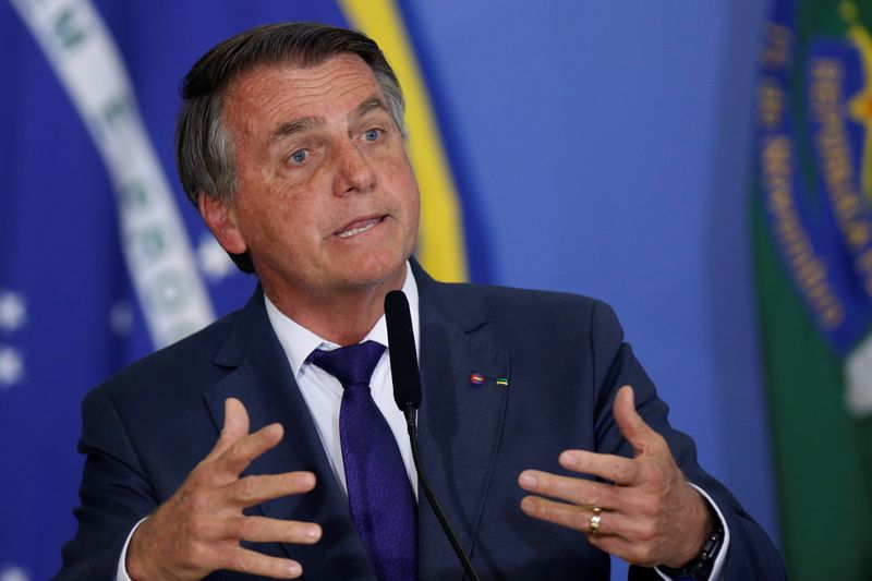Bolsonaro se reunirá com caminhoneiros nesta quinta (9) para tentar suspender paralisações