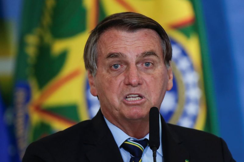 Bolsonaro ataca passaporte da Covid e diz que “protótipos de ditadores” querem tirar liberdade