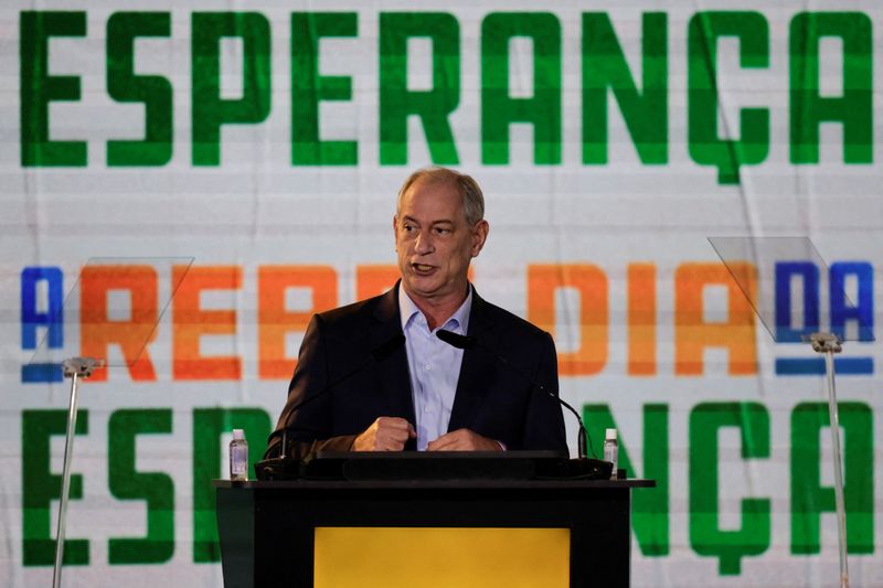 Ciro Gomes lança pré-candidatura à Presidência e faz ataques a Bolsonaro, Lula e Moro