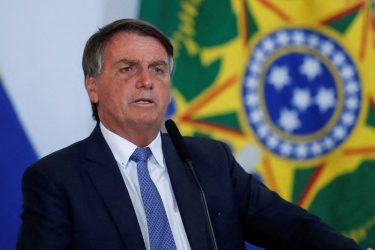 Bolsonaro propõe a governadores zerar ICMS e ressarcir Estados