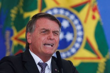 Sem Moro, Bolsonaro chega a 30% e reduz vantagem de Lula para 14 pontos, diz pesquisa