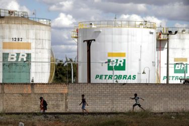 “Pergunta para o Sachsida”, diz Bolsonaro sobre troca de comando na Petrobras