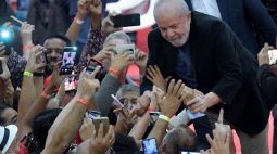 Lula chega a 48% das intenções de voto e abre 21 pontos para Bolsonaro